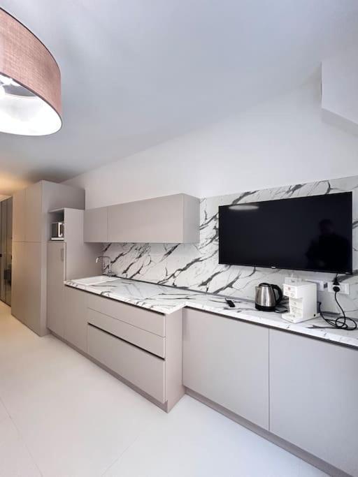 Homeby, Mascarella Patio Apartment Bologna Bagian luar foto