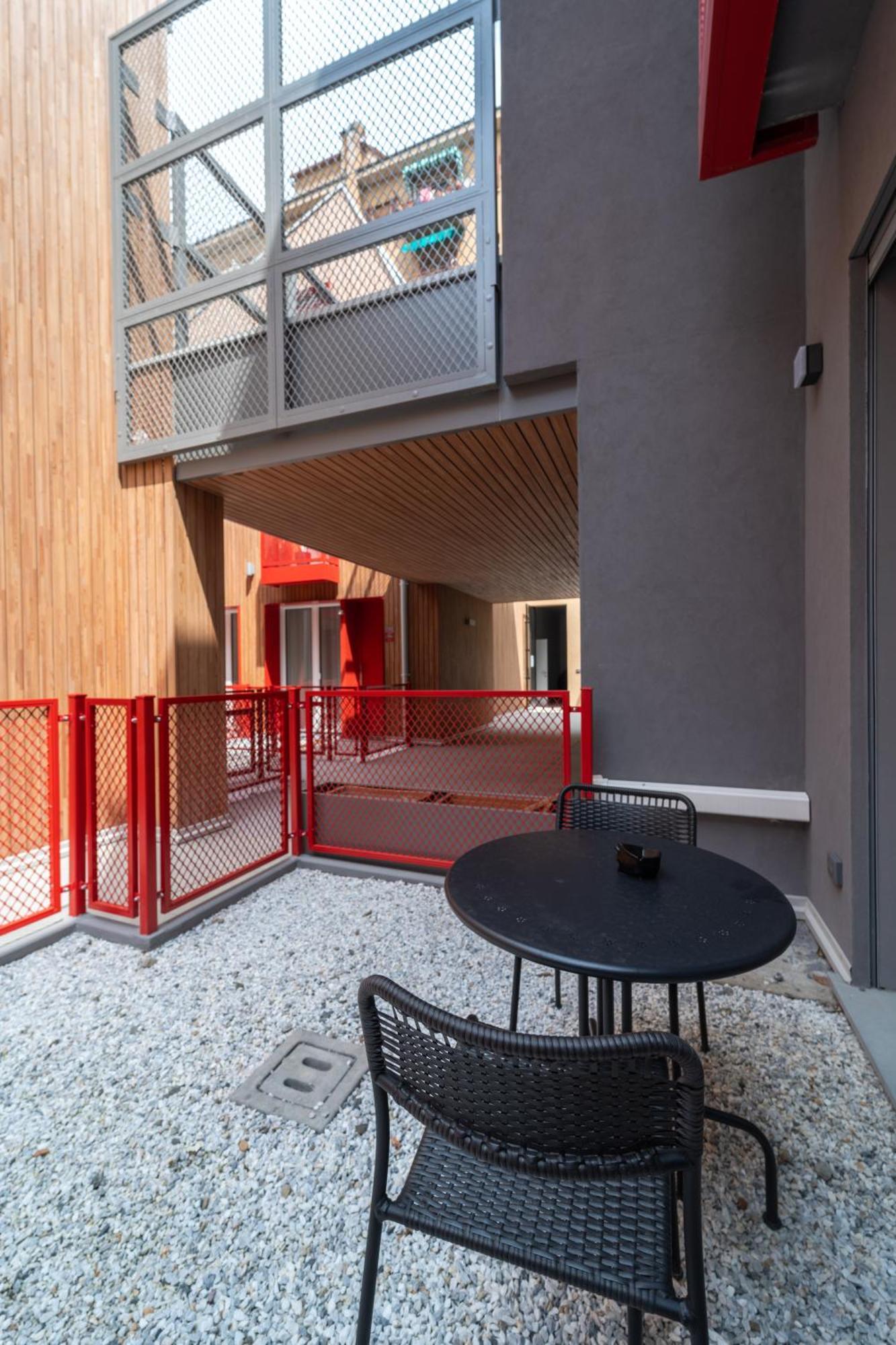 Homeby, Mascarella Patio Apartment Bologna Bagian luar foto