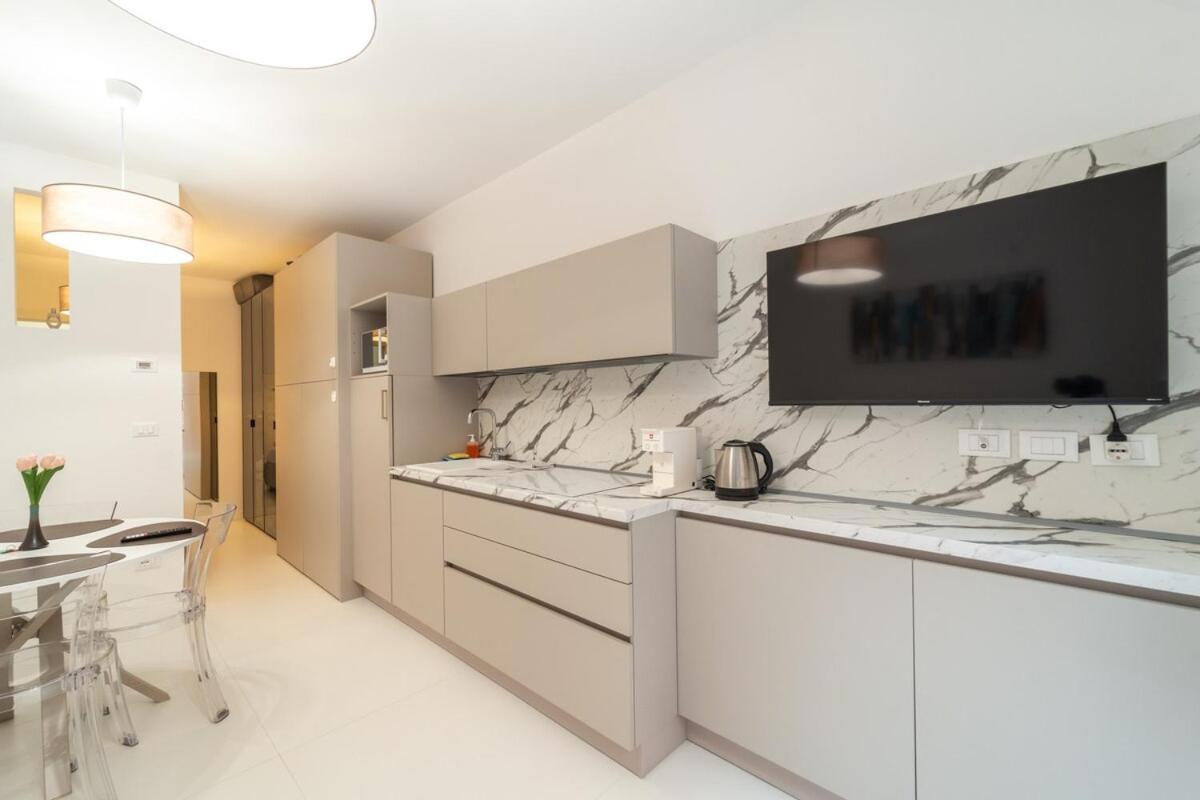Homeby, Mascarella Patio Apartment Bologna Bagian luar foto
