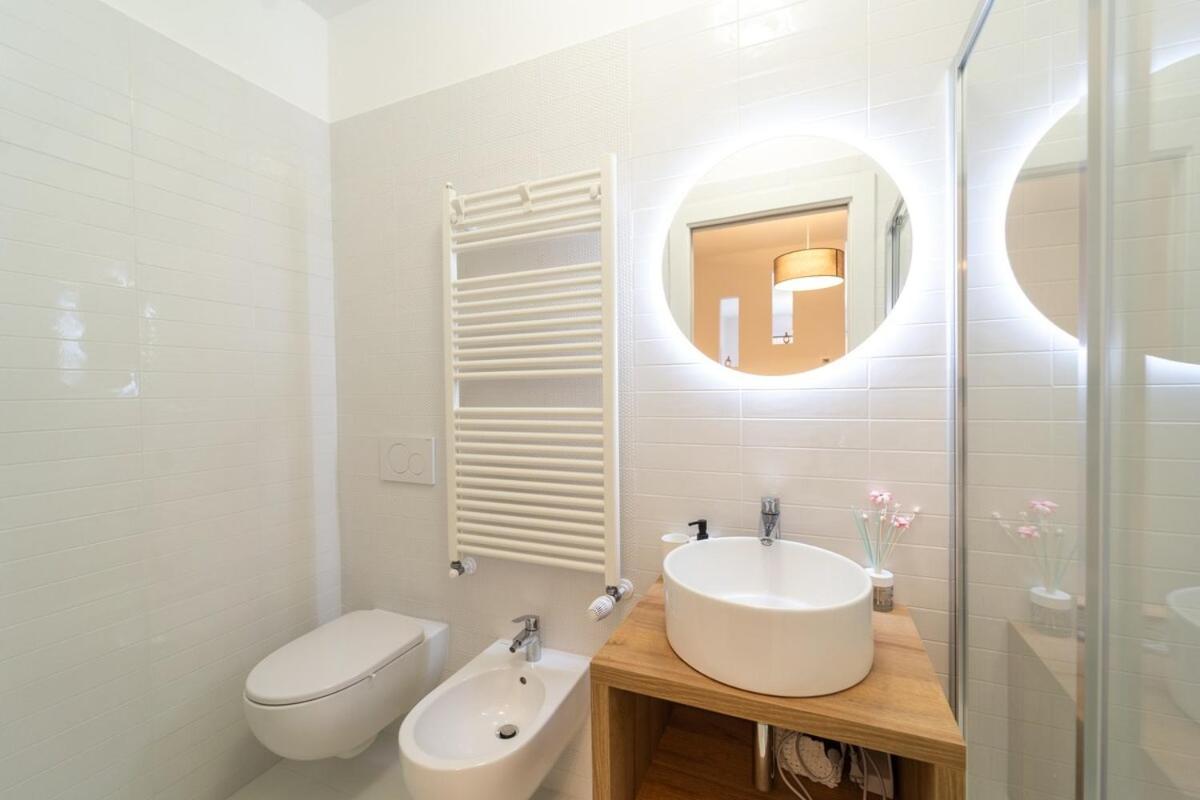 Homeby, Mascarella Patio Apartment Bologna Bagian luar foto
